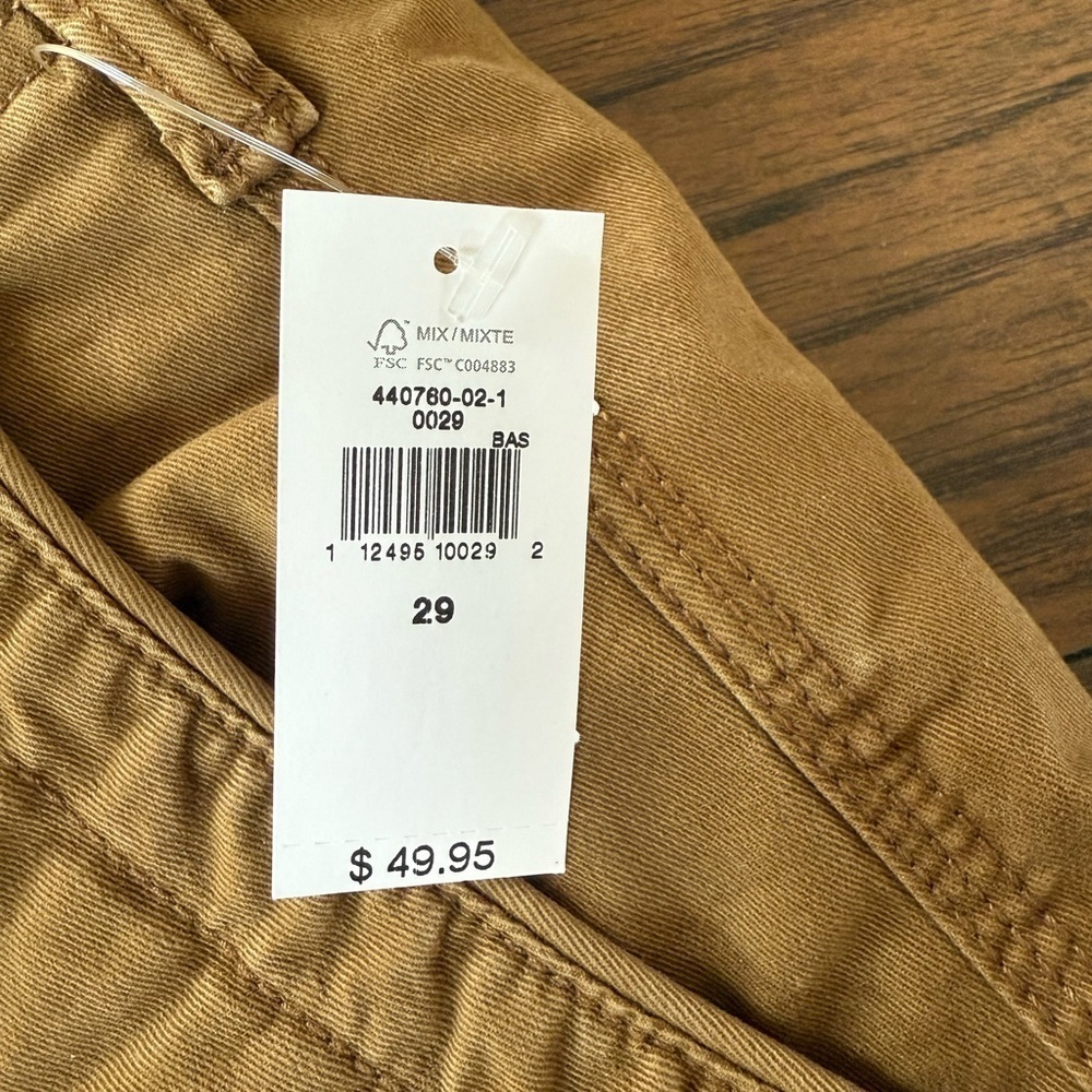 GAP Tan Cargo Shorts with comfy Waistband and Knee-Length Design - Picture 2 of 5